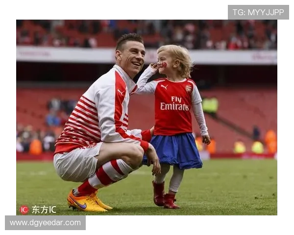 足球球星主题书包设计推荐适合4到6年级学生的时尚与实用并重款式